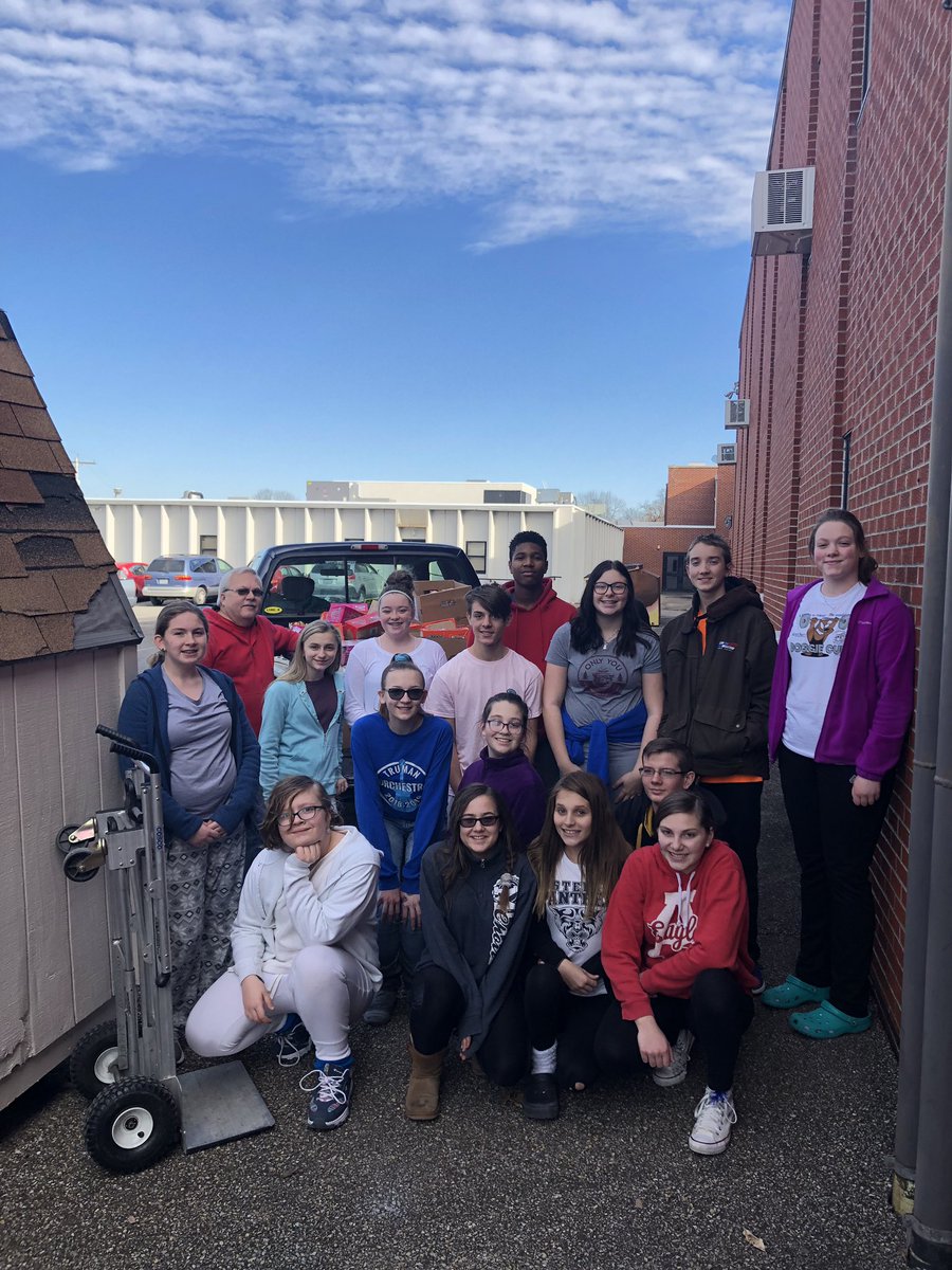 smdudeck's tweet photo. Way to go @TrumanSJSD!! Together, we collected over 2,000 canned goods to help families in need this holiday season! #SJSDProud https://t.co/cOTeUoX3MU
