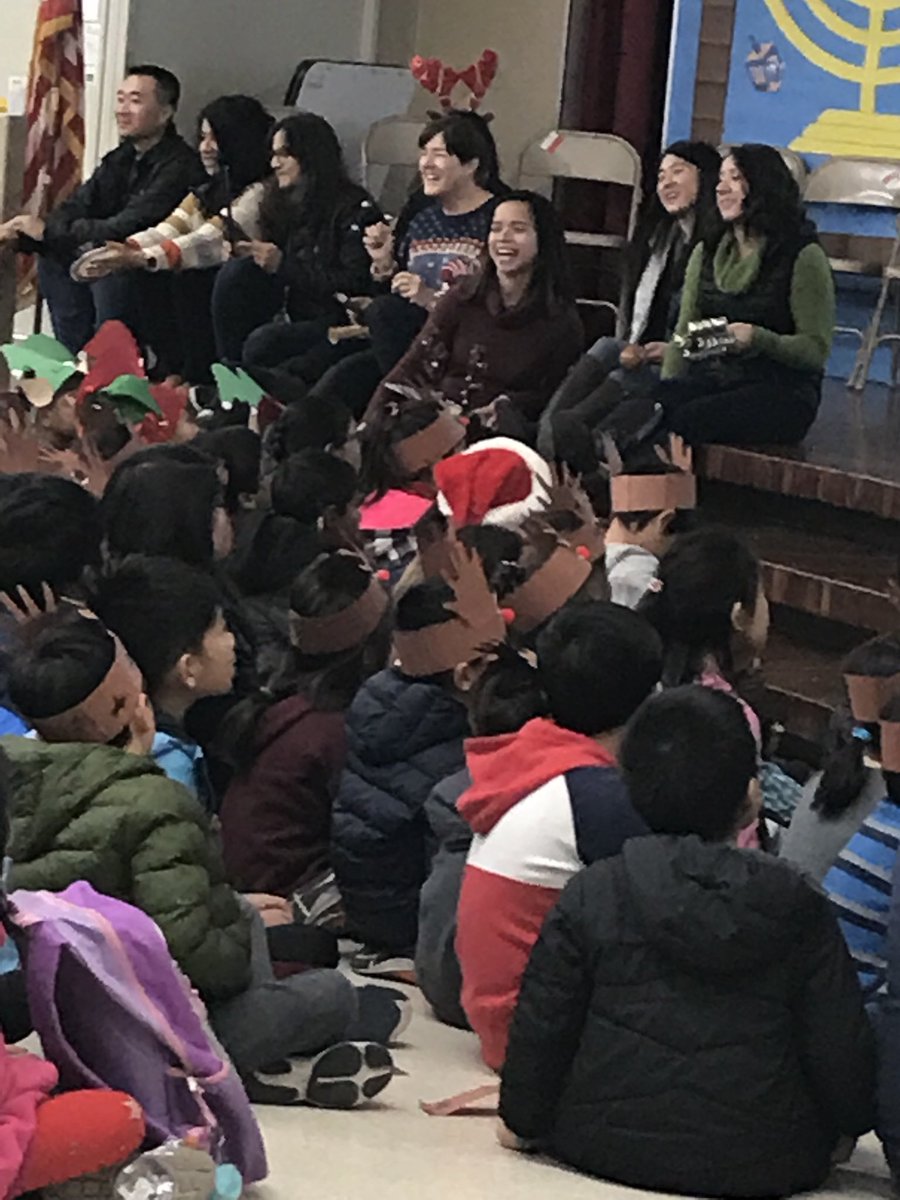 BUSDRuskin's tweet photo. Ruskin Holiday Sing-a-long! Kids sounded great! https://t.co/SpLnCrqt7J