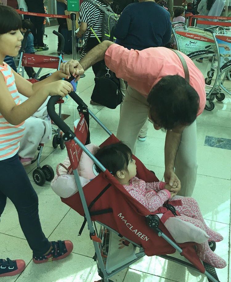 تلخ تر از تلخ.
همايون با ما اومد دبي و بدرقمون كردبه سمت آمريكا تا ٦ ساعت بيشتر كنامون باشه.
(كاش يبار هم يه اتفاق خوبي رو بتونم با شماها به اشتراك بزارم.)
به اميد اون لحظه.
#travelban 
<a href="/_original_me/">سپهر اخوان</a> <a href="/jrezaian/">Jason Rezaian</a> <a href="/NegarMortazavi/">Negar Mortazavi نگار مرتضوی</a> <a href="/UndoFamilyBan/">Exempt Families from Travel Ban</a> @MaryamBahramiP <a href="/HadiNili/">Hadi Nili</a> @samghazi84