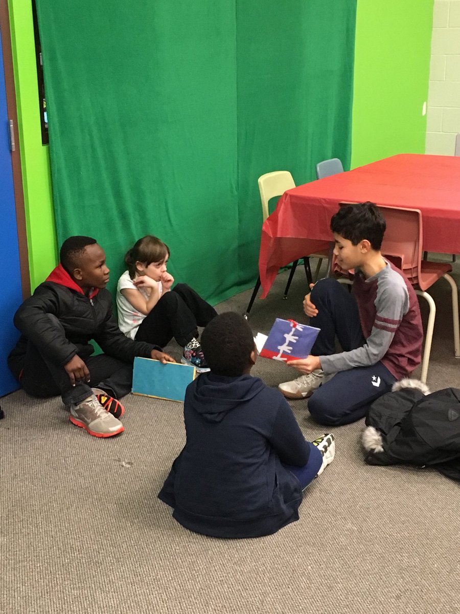 LBPearsonOCSB's tweet image. Ms. Leduc’s Grade 8 Religion students read their Christmas stories to Ms. Joyce’s grade 1 students at @StBrAndreOCSB today. What a wonderful partnership! #ocsbdeeplearning #learningpartnerships #newfriends