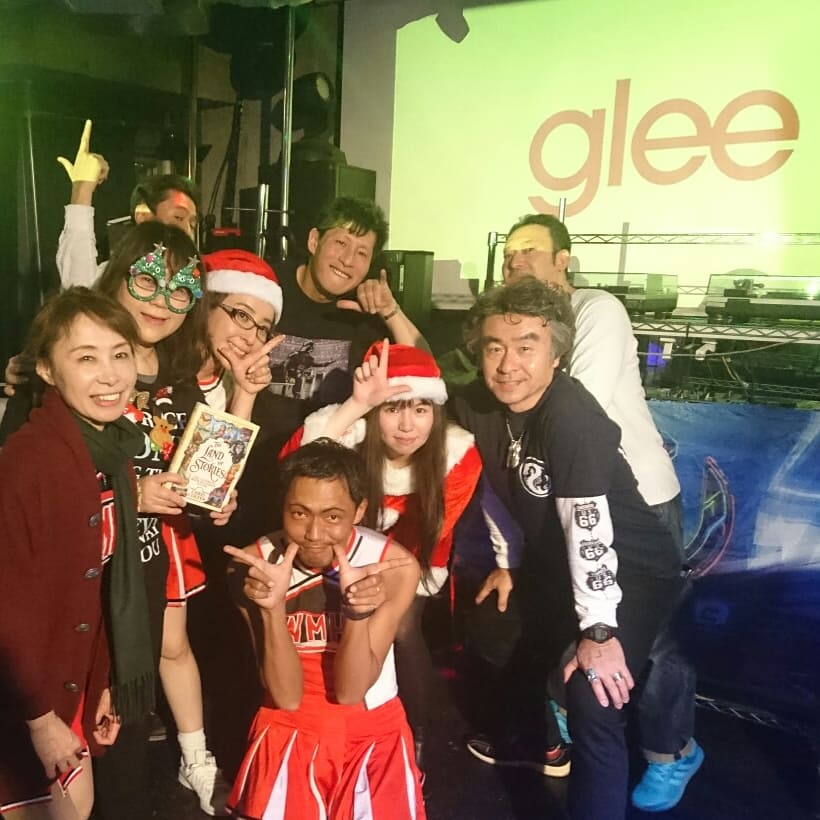 tlos_loveJP's tweet photo. Our heart will always be together with #Glee π΅β€
Because,
It taught us something precious π
And LOVE @chriscolfer πππππ
I have your book everytime, everywhere π
#TLOS
#TheUltimateBookHuggersGuide
#TheLandOfStories
#Landofstoreis
#TLOSmovies
#gleelove #Gleek https://t.co/oTmRGv6Hdf