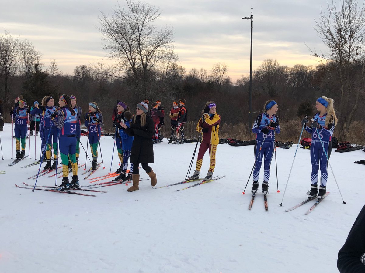 EVHSAthletics's tweet photo. @ISD196NORDICSKI getting warmed up and ready for another SSC Meet at Hyland! #havingfuninthesnow https://t.co/zwswyWwo9z