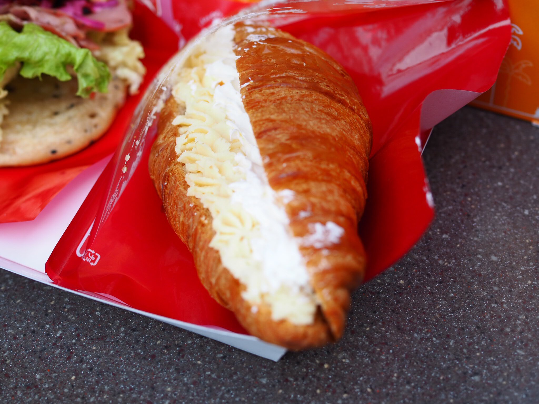 Manon4649 外食レビュー アシュリー動画 No Twitter 東京ディズニーシーでの思い出 朝食のパンについてブログを書きました ご興味ある方は是非お読み下さい T Co At24zbhirx ディズニーシー 東京ディズニーシー 朝食 パン クロワッサン