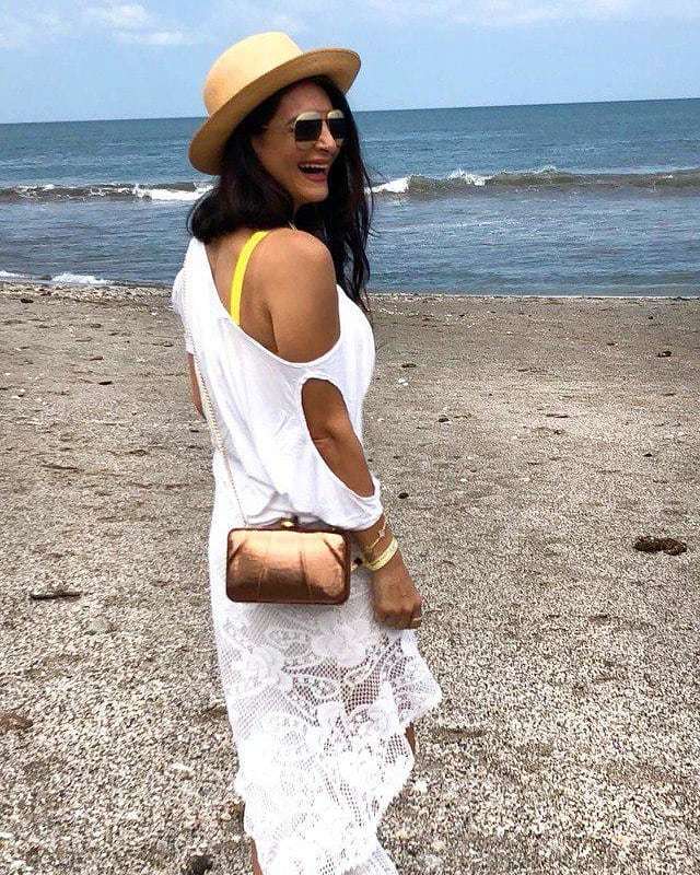 talaalamuddin's tweet photo. Catch the wave 🌊☀😎 #TOTALLYcarefree #baggoals @ahikoza #TOTALLYtransported #windywaves #balibeach #TALAtravels #Bali #TALA #TotallyTALA #getinspired #riserockrepeat https://t.co/lZqRWx0O1j https://t.co/lijTKBtaDd