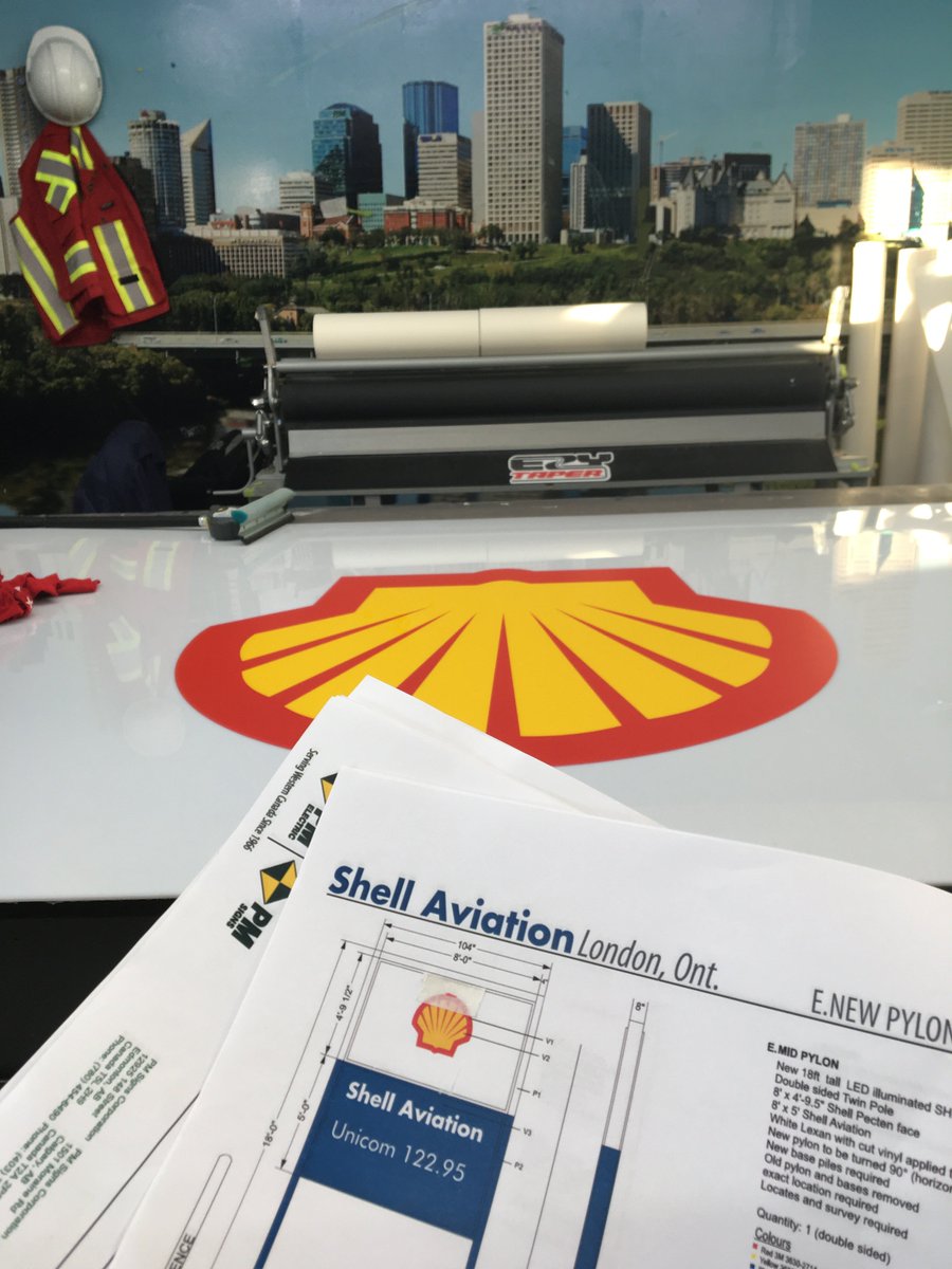 PMSigns's tweet image. This 18' tall sign for @Shell Aviation is currently in the #yeg shop. This shiny new LED illuminated sign is heading out to Ontario soon! 🇨🇦

#yegbiz #LED #signage
