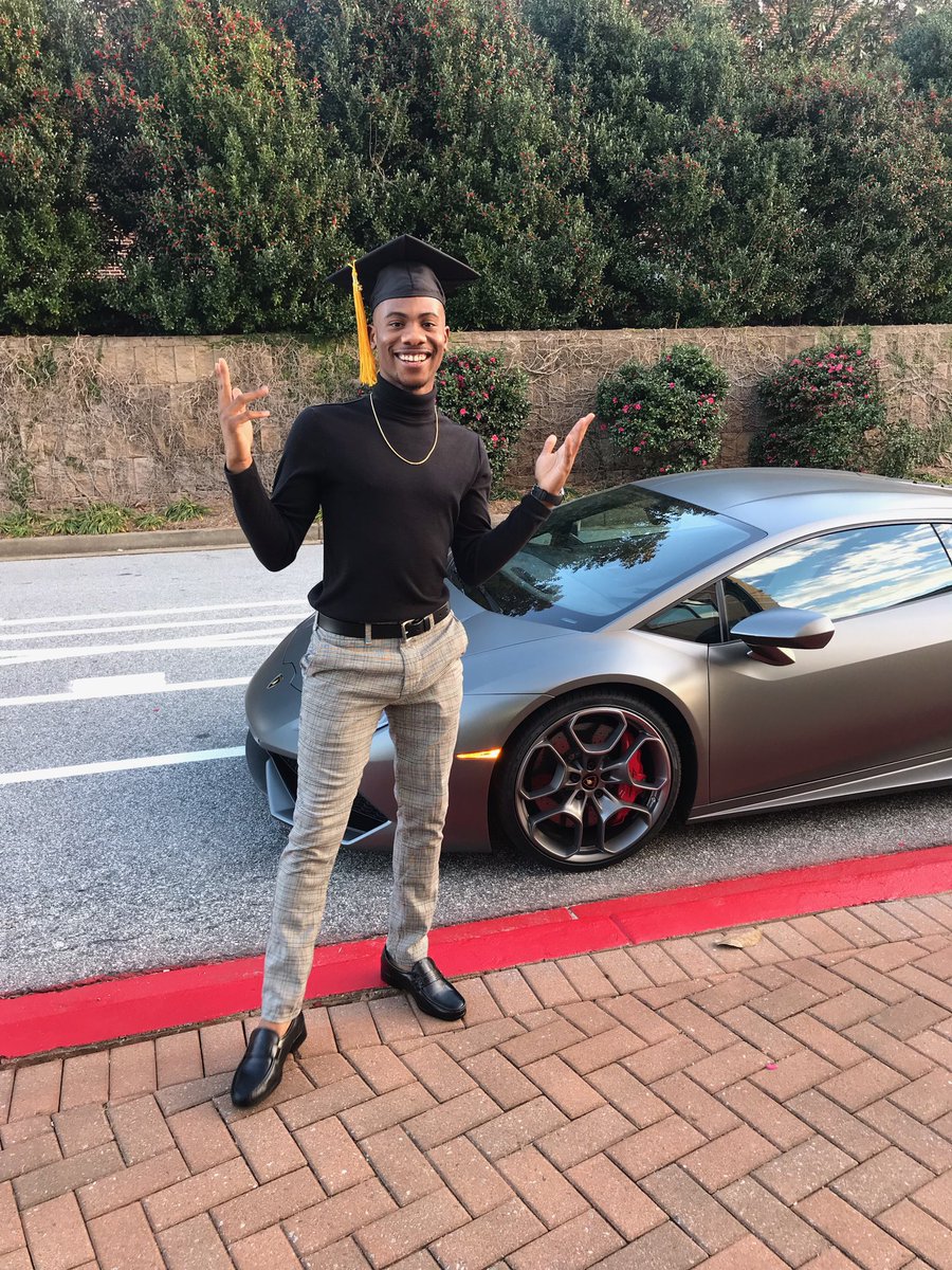 keyharris's tweet image. Super proud of my little brother @iamzyquan for graduating from @USCUpstate tonight! Love you! ❤️ #GoodGenesRunInTheFamily #Grad18