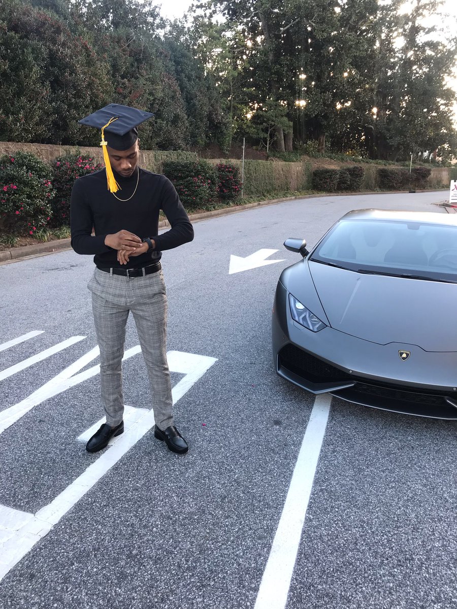 keyharris's tweet image. Super proud of my little brother @iamzyquan for graduating from @USCUpstate tonight! Love you! ❤️ #GoodGenesRunInTheFamily #Grad18