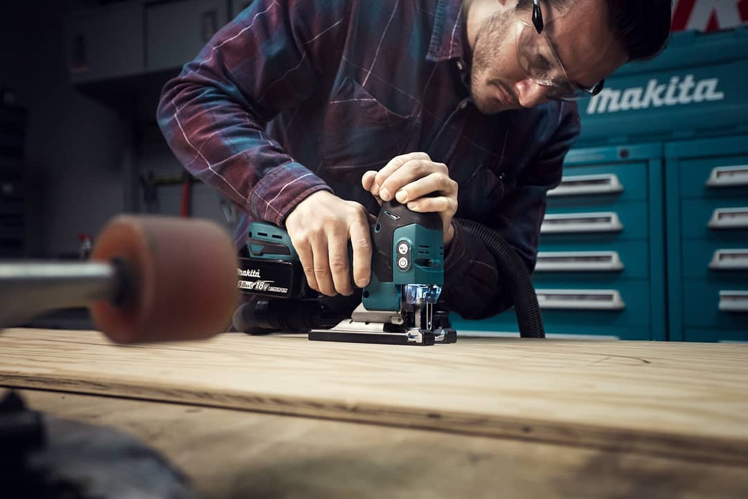 MakitaTools's tweet photo. Multiple tools to finish one project, with only one battery. That is the beauty of Makita's LXT system, the world's largest 18V lithium-ion #cordless tool system. https://t.co/dpe5sb0Bt1
#makitausa #makitatools #xtr01 #xvj01 #xob01 #xdt15 #woodworking #carpentry #lxtadvantage https://t.co/Goc3UQ24sI