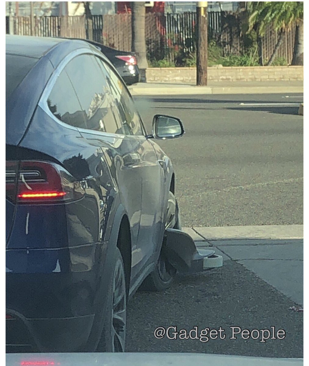 GadgetPeople's tweet photo. Boring Company giving test rides in modified Tesla Model X at Hawthorne test tunnel. Spy Shots https://t.co/UWIirpkEOT