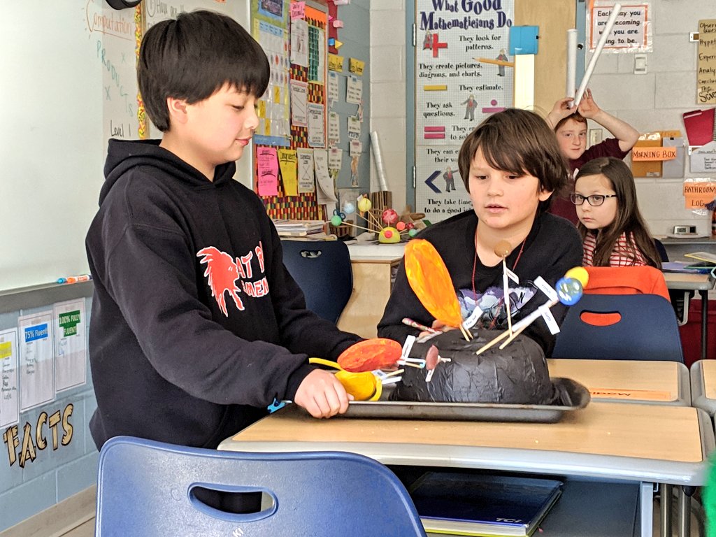 SmithsonFRES's tweet image. 🌎☀️🌘🌌👨‍🚀🌟 Solar system projects being presented today and tomorrow! Love watching my kids show off and share their new knowledge and creativity! #PowTeach4 #pcpsFRES