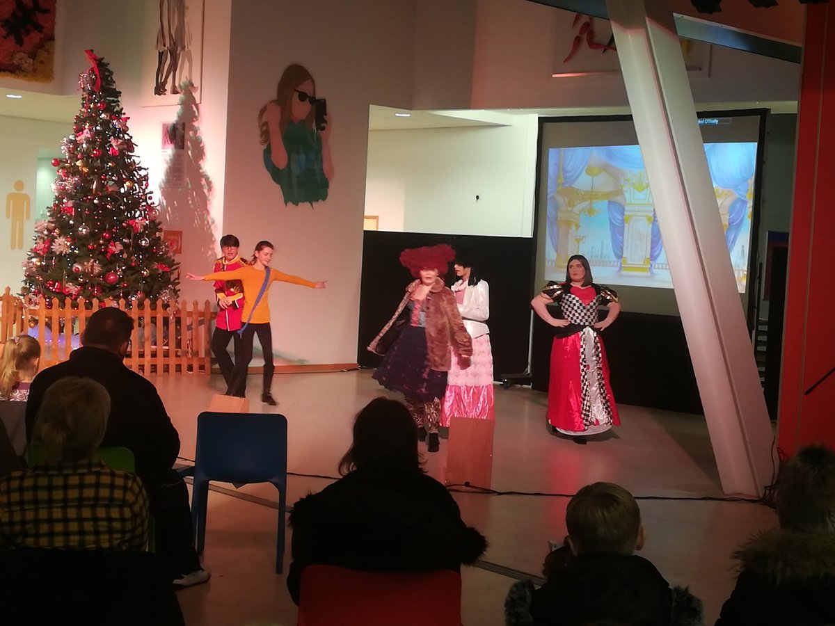 YewTreeCP's tweet photo. Our Y6 children enjoyed a trip to @HalewoodAcademy today to see their brilliant performance of Cinderella. What talent! We enjoyed every minute...well done to everyone involved! 👏👏👏 https://t.co/or6RazCkKZ