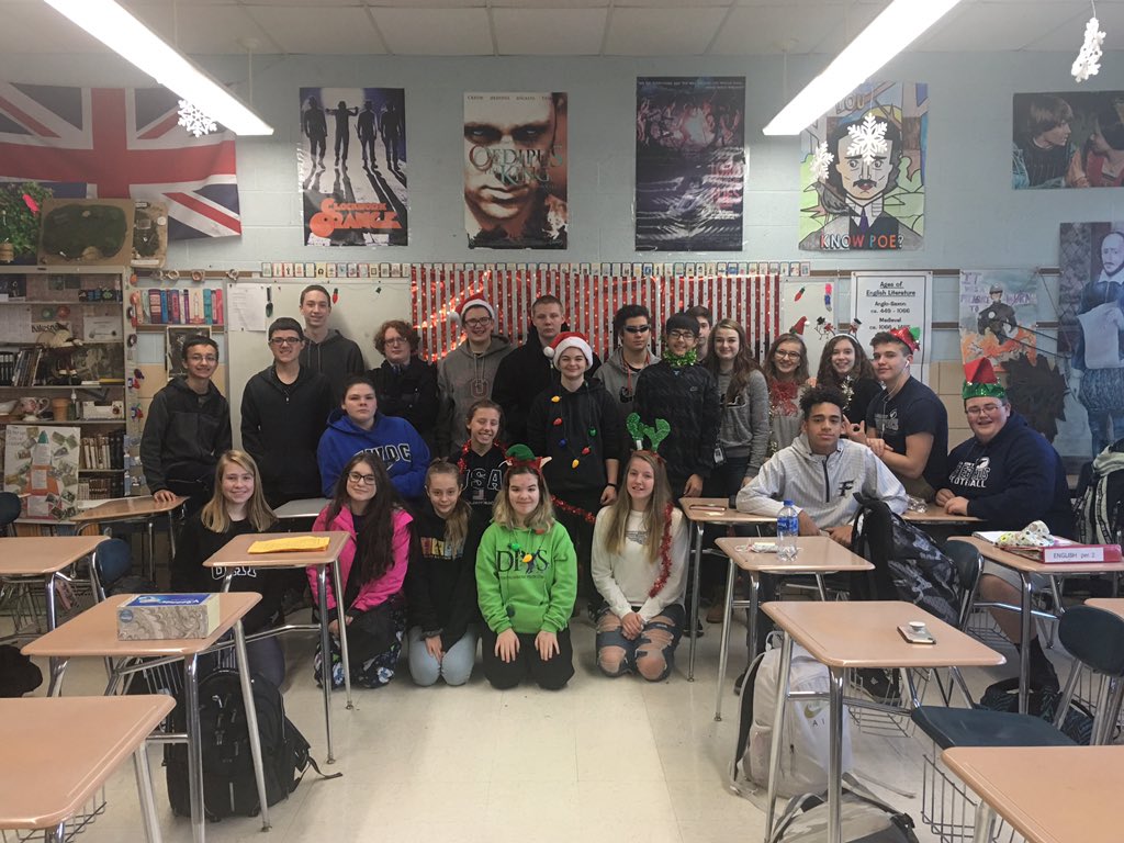 KellyKilfoyle's tweet photo. ‘Twas the morning before exams, and all through the halls, not a freshman was worried due to his/her brilliant recall. https://t.co/O9NPYiOjcL
