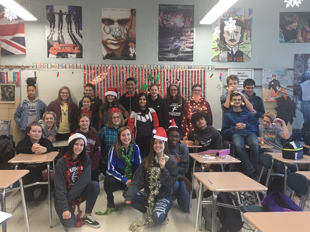 KellyKilfoyle's tweet photo. ‘Twas the morning before exams, and all through the halls, not a freshman was worried due to his/her brilliant recall. https://t.co/O9NPYiOjcL