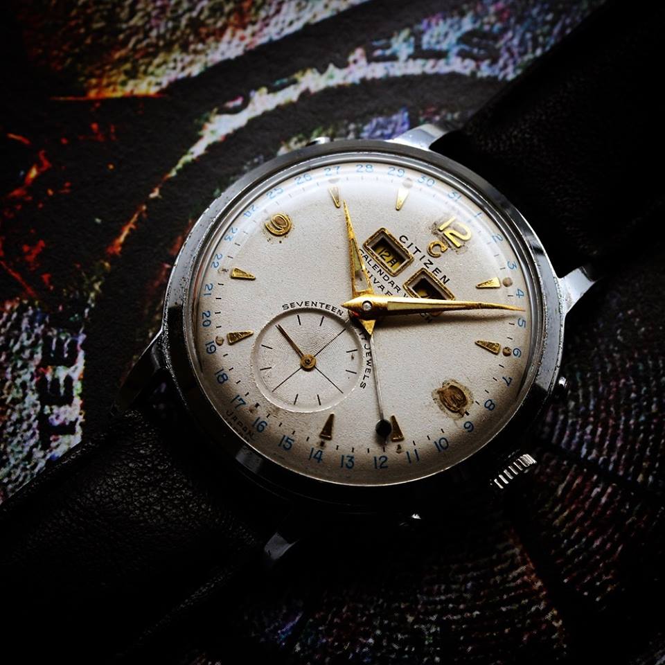 kyotoya78's tweet photo. 【#ヴィンテージウォッチ を高価買取しています!】1950年代製の「#シチズン」の手巻き時計です。国産初のトリプルカレンダー機能を搭載した腕時計として非常に貴重なモデルです。【腕時計を高く売るなら #京都屋!】
#vintageCitizen #TripleCalendar #nivaflex Cal.59
https://t.co/yKxNyLxv1r https://t.co/g0A7R4y5Iv