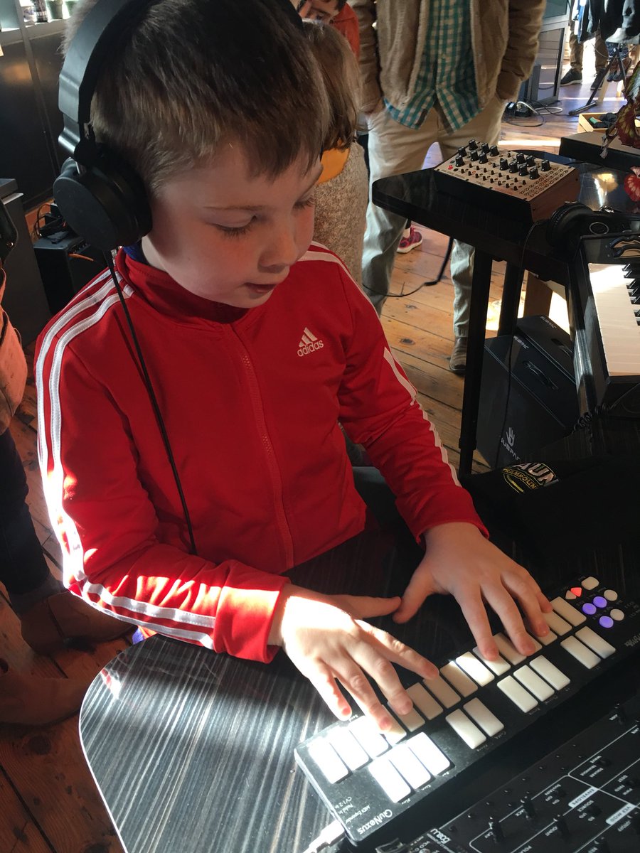 StemAndRoots's tweet photo. What kind of sounds can a synthesizer make? @MoogFoundation #SoundInvestigation #ProjectBasedLearning https://t.co/yk11mNOoAt