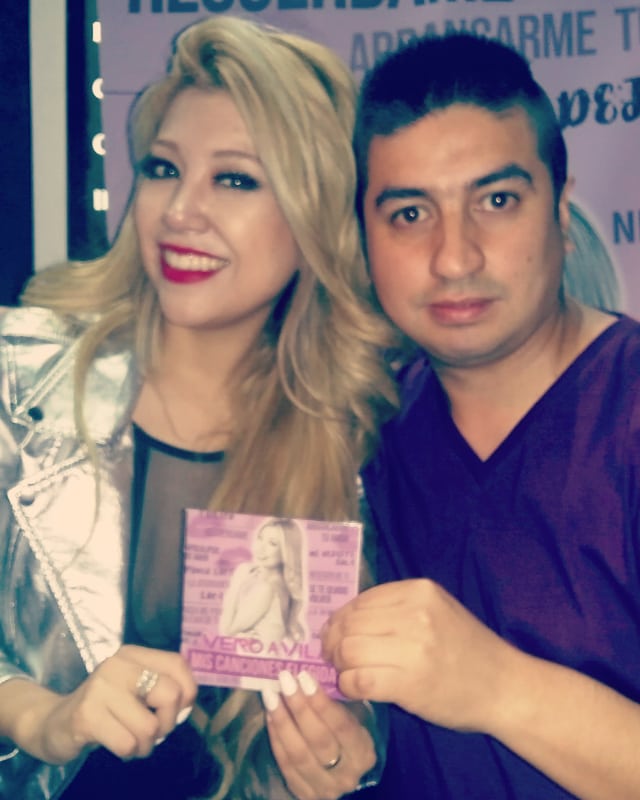 carrizopablo16's tweet photo. Viernes 14/12 vero Avila en el teatro #Elvitral a sala llena la Rompiste como lo gran artista q sos 👏👏te quiero mucho @veronicaavilaok ❤😍💕🌹😙 https://t.co/Kxe8yeI12b