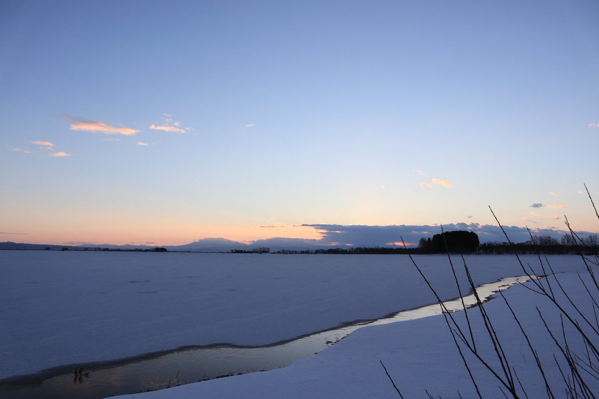 shibu0320's tweet photo. 朝の風景♪

#写真好きな人と繋がりたい 
#ファインダー越しの私の世界 
#津軽富士見湖 　#岩木山 https://t.co/RSkJGHW54n