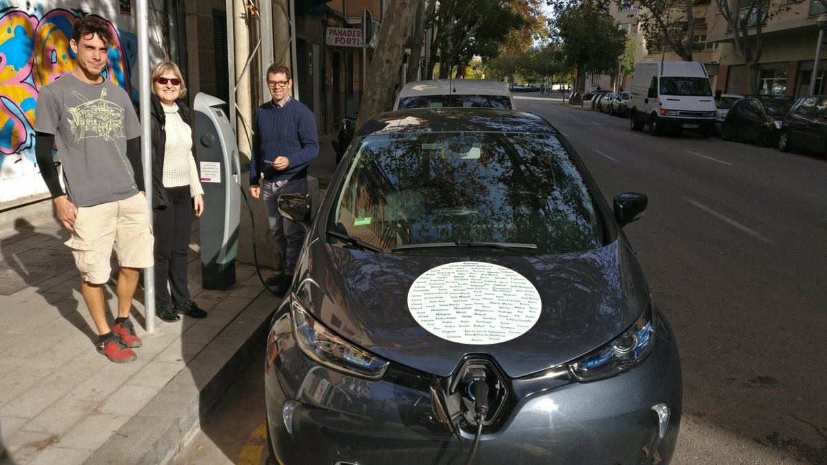 Ecotxe_SM's tweet photo. Dissabte 22 tornam amb #ProvaEcotxe! Si vols saber com reservar per hores o dies un cotxe elèctric de la cooperativa, com obrir-lo i tancar-lo amb el mòbil, com endollar-lo, etc. entra i inscriu-te a una de les dues sessions 👇
https://t.co/3sjE4QO0X1 https://t.co/pm7SxC04hF