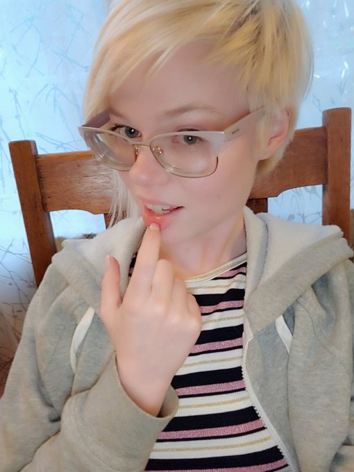 Got my nails done 💅 love the way a fresh manicure looks when I'm stroking a big cock 😍 https://t.co/<a href="/tag/babygirl"class="tags"><span>#babygirl</span></a><a href="/tag/slut"class="tags"><span>#slut</span></a>