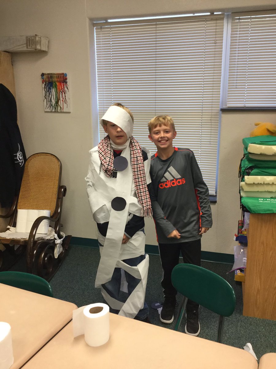 EllisonPRIDE's tweet photo. We may have had some snowman fails but we did have success at fun times with friends! @PowhatanES #WeArePowhatan #PESempowered https://t.co/beXmwuGduc