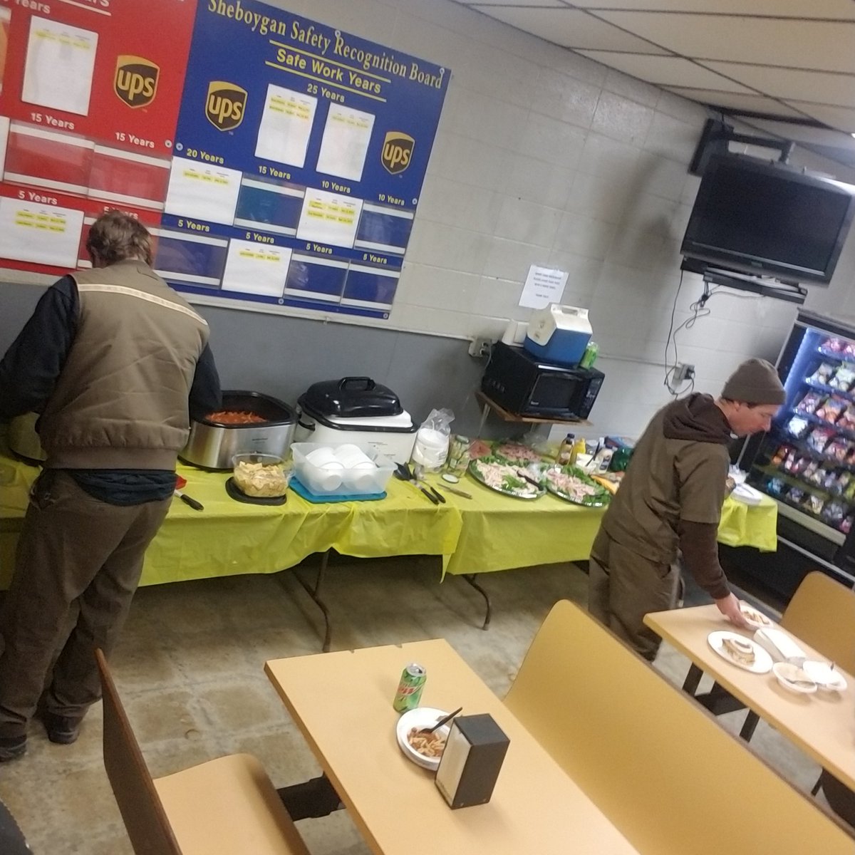 John Hernandez (@hernandezj2k10) on Twitter photo Shout out to the wife of service provider Bramstedt! She provided them with a hot soup and sandwich meal tonight! @PWoehrer <a href="/Jamaul06/">JaMaul Johnson</a> <a href="/jcaldwell1995/">Jason Caldwell</a> <a href="/JDOORNEKIII/">JDoornek III</a> <a href="/Tsherm76/">Trevor Sherman</a> Shout out to the wife of service provider Bramstedt! She provided them with a hot soup and sandwich meal tonight! @PWoehrer <a href="/Jamaul06/">JaMaul Johnson</a> <a href="/jcaldwell1995/">Jason Caldwell</a> <a href="/JDOORNEKIII/">JDoornek III</a> <a href="/Tsherm76/">Trevor Sherman</a>