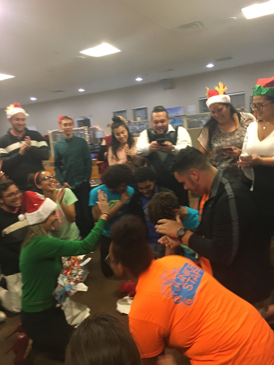 Recruiterofgems's tweet photo. Spreading the love tonight at Mystic while bringing joy to the Boys and Girls Club Kids! Love the generous and fun spirit of all the team members here at Diamond Resorts!! @Joann6179 @marvicher1123 @tom_savino @TheTNPatrick @silverfistdojo https://t.co/0ssZt3kFVY