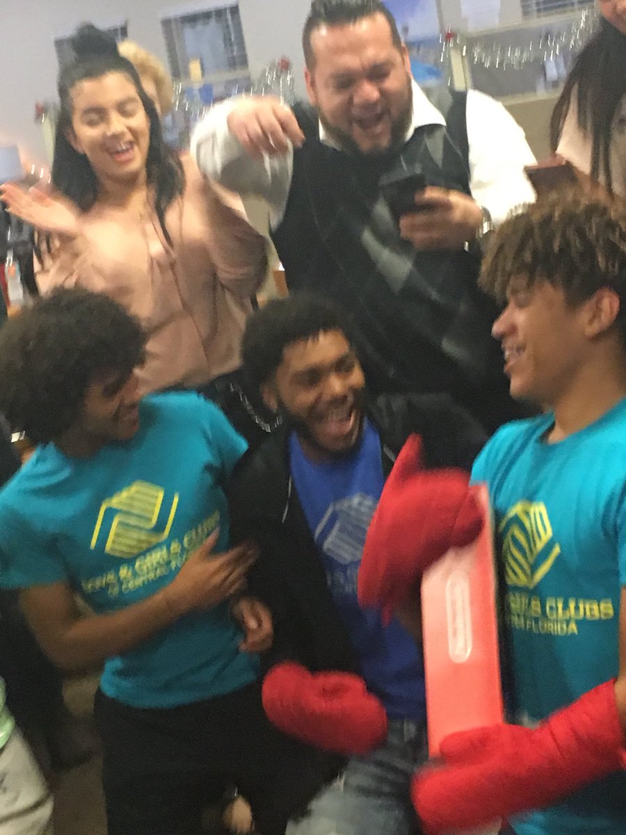 Recruiterofgems's tweet photo. Spreading the love tonight at Mystic while bringing joy to the Boys and Girls Club Kids! Love the generous and fun spirit of all the team members here at Diamond Resorts!! @Joann6179 @marvicher1123 @tom_savino @TheTNPatrick @silverfistdojo https://t.co/0ssZt3kFVY