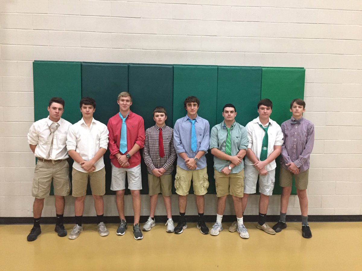 l4for4's tweet photo. Who wore it best today? 
#Olsons
#BoogieBombs
#LifesAPitch
#DefLeapords https://t.co/uUkl4pLkVs