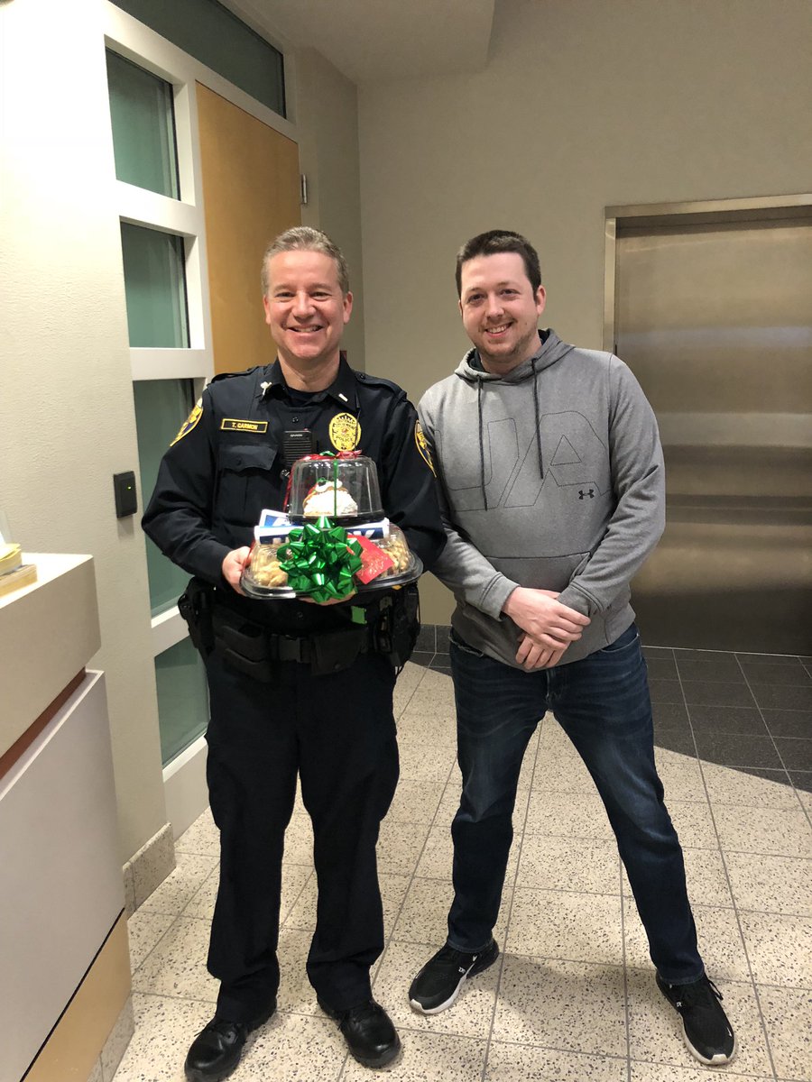 TheAlexThurman's tweet photo. It was a pleasure to show appreciation for our local law enforcement today. We appreciate your service and look forward to developing firstnet with you! #ATT #POWERcentral #BOLDNorthenPlains https://t.co/EgoPTN9PeO