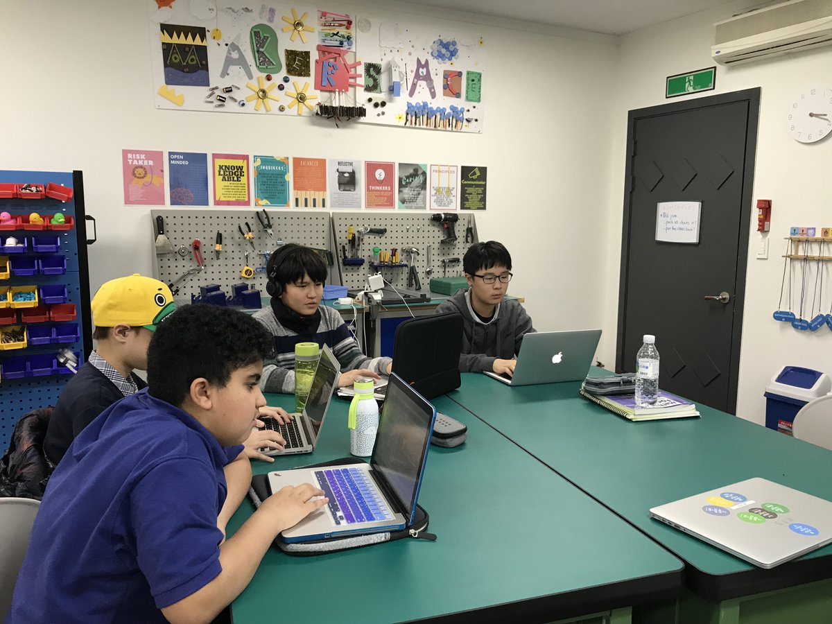 koreaforeign's tweet photo. In after-school activities, Robotics & Coding class students are learning about python language. We want out students to be a digital citizen.
#kfs #koreaforeignschool #internationalschool #foreignschool #unitofinquiry
#school #learning #korea #seoul #코리아외국인학교 #외국인학교 https://t.co/D2aB5rFF7T