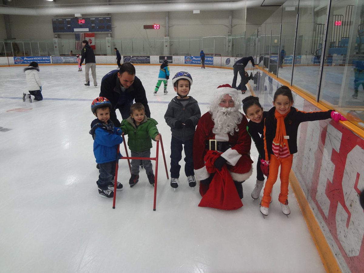 It's the week before Christmas! 🎁🎄🎅 Need to make sure you're on the NICE list? Better make a plan to join us to #SkateWithSanta this Saturday (12/22) from 3:30pm-4:50pm!