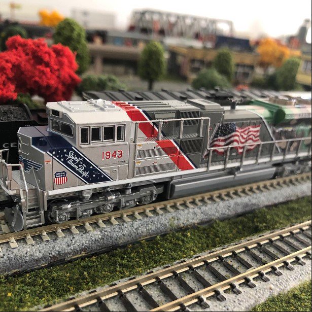 microscaledecal's tweet photo. π·: @nj.nscale.on.a.door UP 1943 and a Micro-Trains Xmas car. Cool combo.π #unionpacific #nscale #nscaletrains #modelrailroad #modeltrains # modelrailway #modelrailroading #trains #nscalelayout #modeltrainsdaily #microscale #modelrailways #customtrains https://t.co/UwzSNJ1jz4