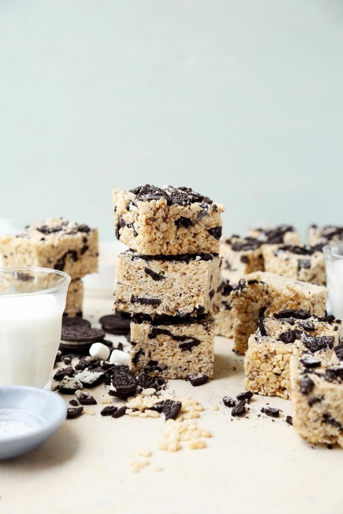 CEV_Warrensburg's tweet photo. Give your Rice Krispies Treats a serious upgrade by adding crushed Oreo cookies and a dash of dark chocolate! https://t.co/AQDFhkiAqe https://t.co/VljuVv3IEK