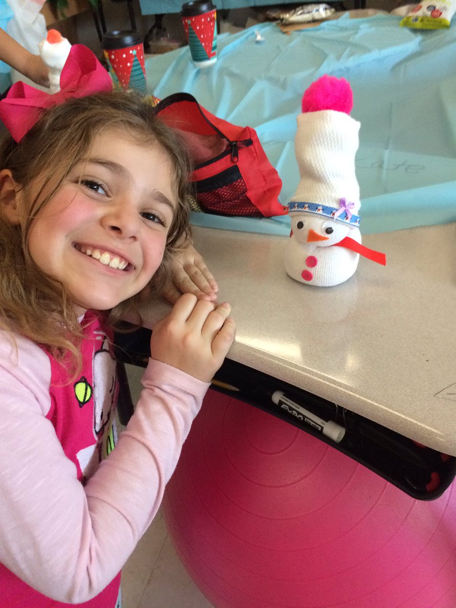 LeesLegoLand's tweet photo. Thank you @MrsBeltranGPE for an amazing winter party!! The students LOVED their snowmen and I can't believe how cute they turned out! @GoshenPostES #GoGPGators #awayfromtechnology https://t.co/MQlgS4KqXz