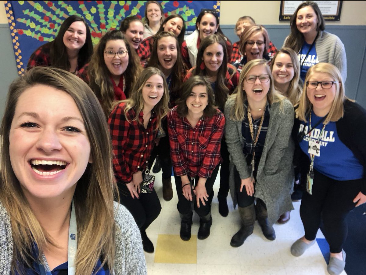 wbroughton3's tweet photo. Happy Twinning Tuesday from a few of your favorite Bears! 😃🐻👯‍♂️ @MrsLaurenMalone thanks for forcing your love of buffalo plaid on us! ❤️#BearsDeserveIt #GoingBeyond #TwinDay https://t.co/nSUL4g4UBE