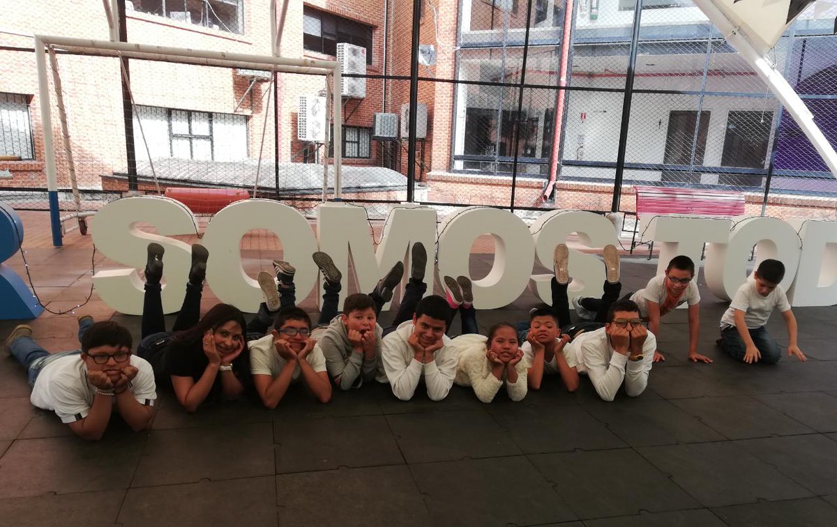 integracionbta's tweet image. Los niños, niñas y adolescentes de centros crecer 'Rincón y 'La Gaitana', con sus padrinos en Superintendencia Financiera de Colombia, inician la Navidad con novena y reciben regalos que los llenan de felicidad
#MasCercaDeLasEstrellas