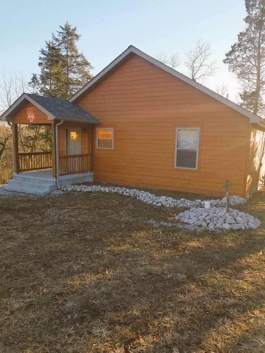 The Otter Tail is what you need to rent for you and your family/friends!  #huzzahvalley #lodginginmissouri #ottertail #sleeps12people #funthingstodoinsteelville