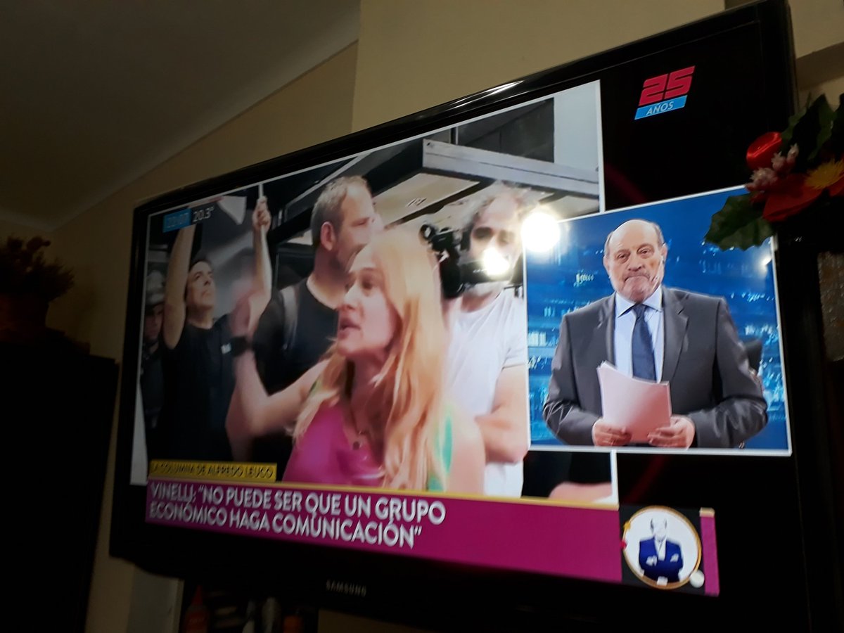 chisp7's tweet photo. Ya la internaron en el loquero a la falopera delirante de #vinelli ? #BarricadaTV @PalabradeLeuco https://t.co/f3mBEs8MuI