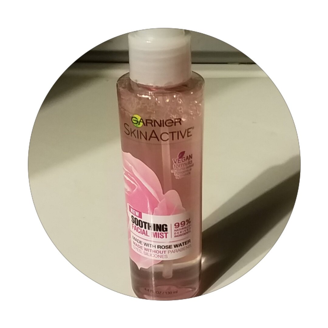 HonestReviews87's tweet photo. I received Garnier's new soothing facial mist for free from #voxbox in exchange for an honest review! It is made with rose water so it smells wonderful and soothing! Ice used it to cool off and moisturize my face and I love it! I also love that it is 99% naturally-derived! https://t.co/35Zh37e3V7