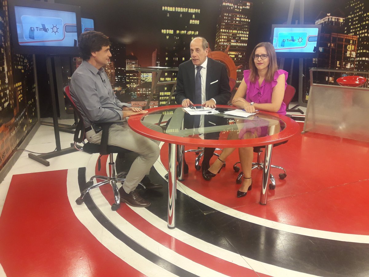 eltimontv's tweet photo. Seguimos en @eltimontv por @canal26noticias 
Nos visita Hernán Lacunza - Mto. de Economía de la Provincia de Buenos Aires
@4DProducciones https://t.co/7xhxQPNLbs