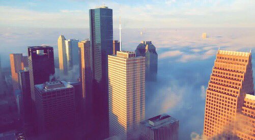 TravisABC13's tweet photo. This is our beloved city, y’all! 
Fog never looked so good on you, Houston.

📷: Faustine Croxton from the 65th floor of the Chase Tower https://t.co/yvH3k29bAw