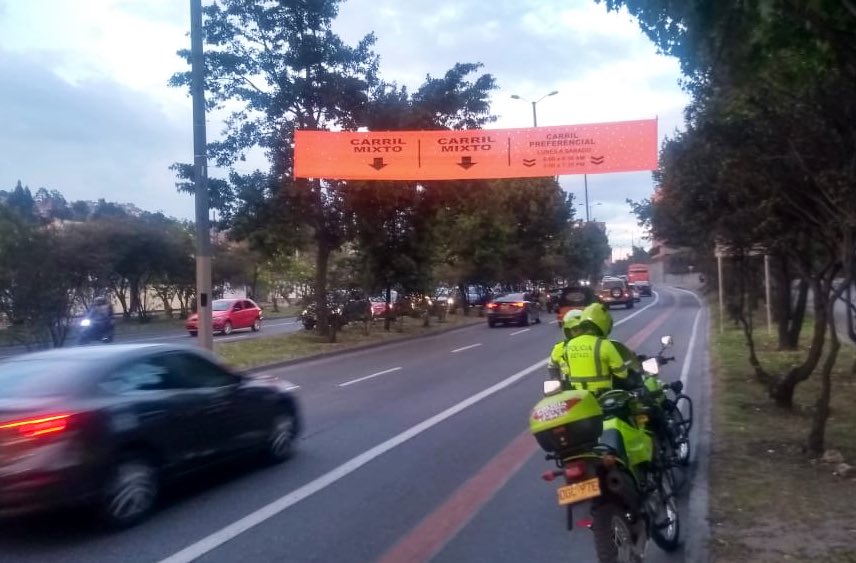 SectorMovilidad's tweet image. 🚨Operativo de control para verificar cumplimiento del carril preferencial

📍Av. Boyacá con calle 116

📋 4 Comparendos pedagógicos

Esta es #UnaBuenaMovidaParaTodos