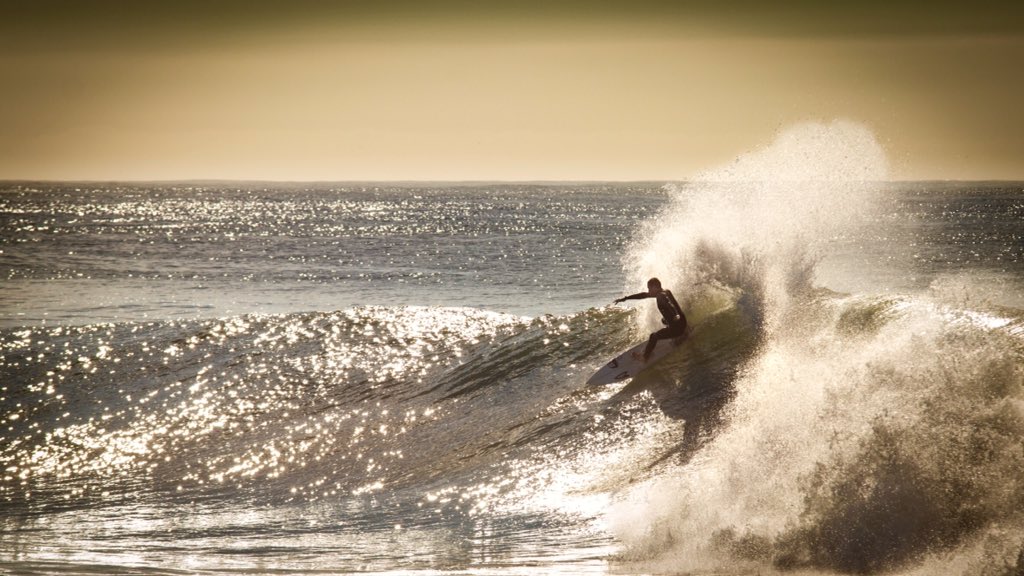 HJGalvan's tweet photo. Surf this morning. Faria Beach. https://t.co/bxKq48kLhj