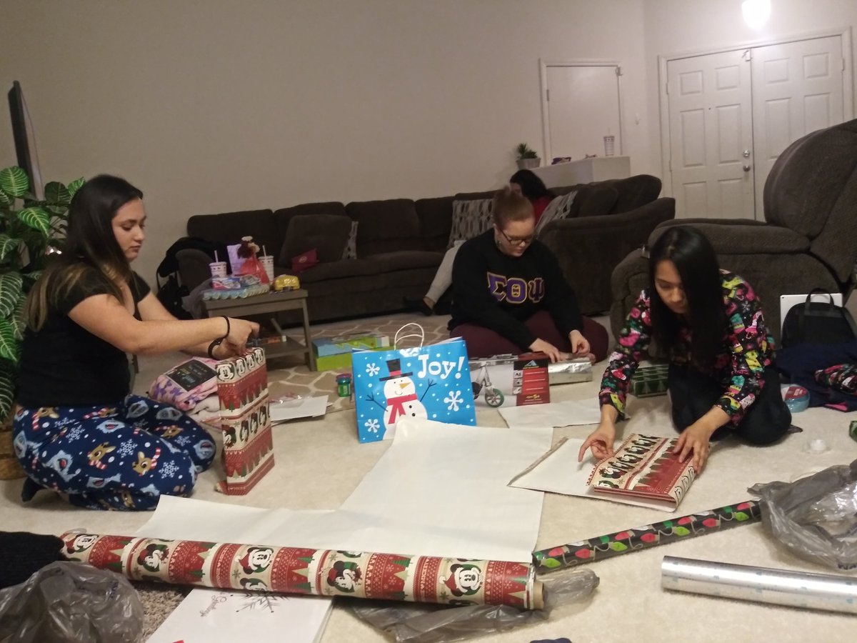 stpunlv's tweet photo. During the holidays, Sigma Theta Psi recognizes that sharing our time this holiday season is an important part of giving. So in the spirit of giving we had the opportunity to give back to a family in our community. With the support of our sisters we had successful adoption. https://t.co/m4T3AzdQld