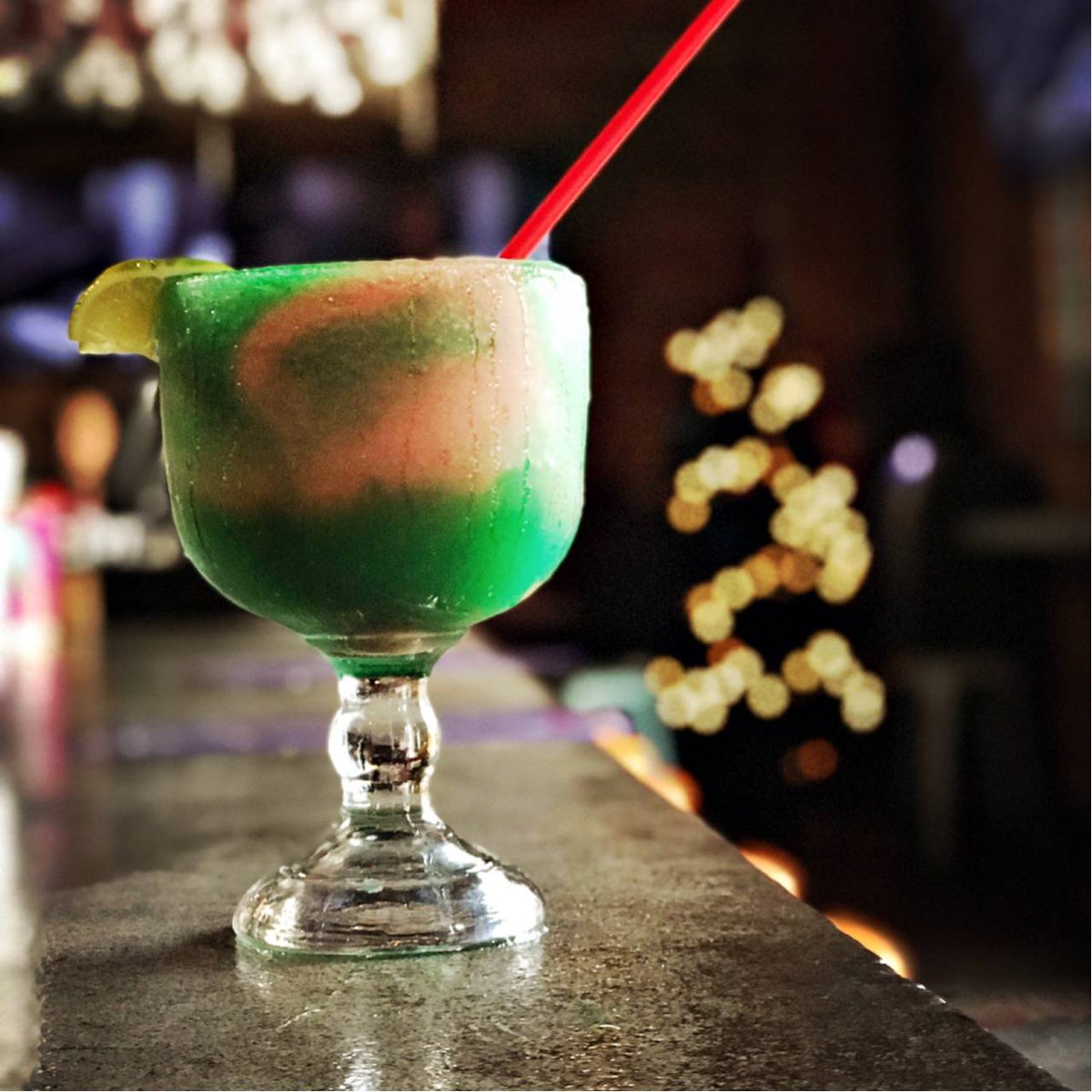 Who said you can't have a #margarita the same size as your tree. #TexasSized #ElTejanoParty 
•
•
•
#LA #LosAngeles #EatLA #LAeats #LAfood #LAfoodie #EEEEEATS #EaterLA #tequila #DiscoverLA #DineLA #DrinkLocal #woodlandhills #taco #noho #trejoscantina #csun #christmas #december