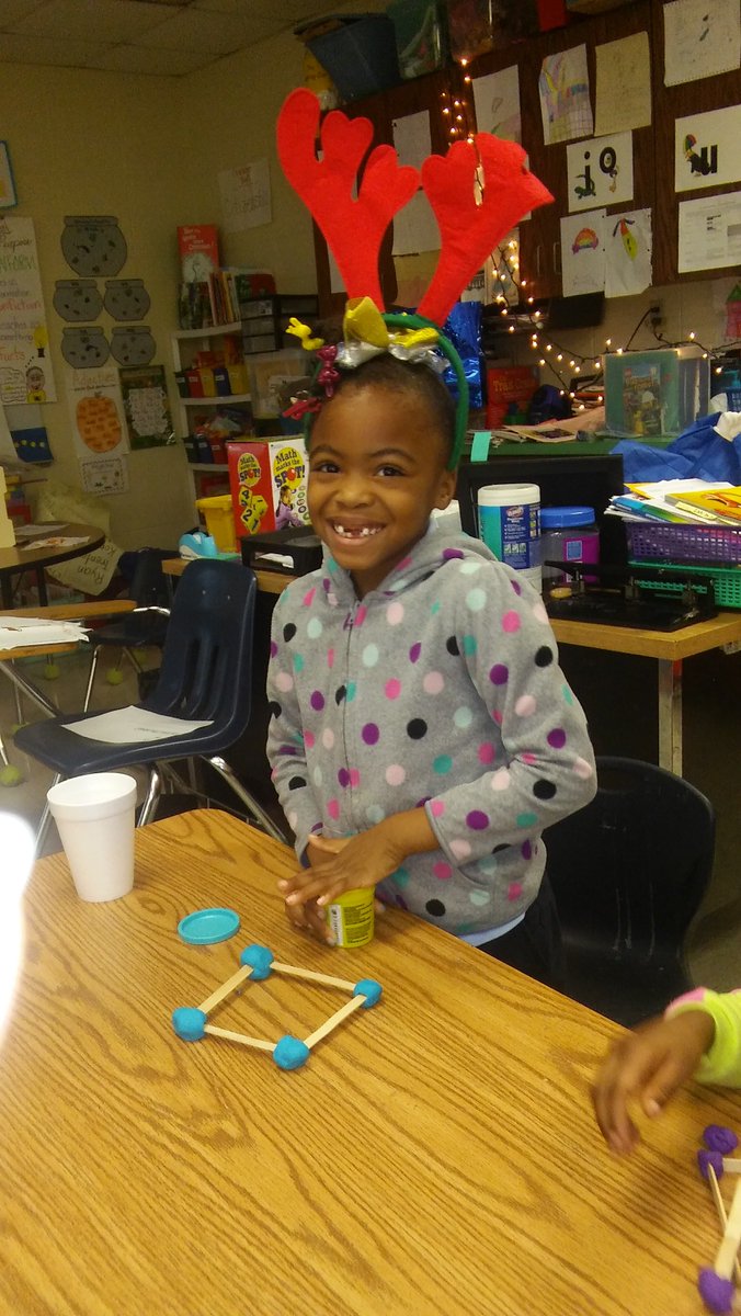 griffis_ms's tweet photo. Thank you to my students for having a great time making 2D &amp; 3D shapes for STEM! Grade K @EaglesGrant @GrantPrincipal https://t.co/S8pDJSPvC3