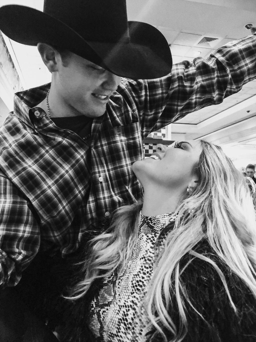 abbiholliday's tweet image. ♡