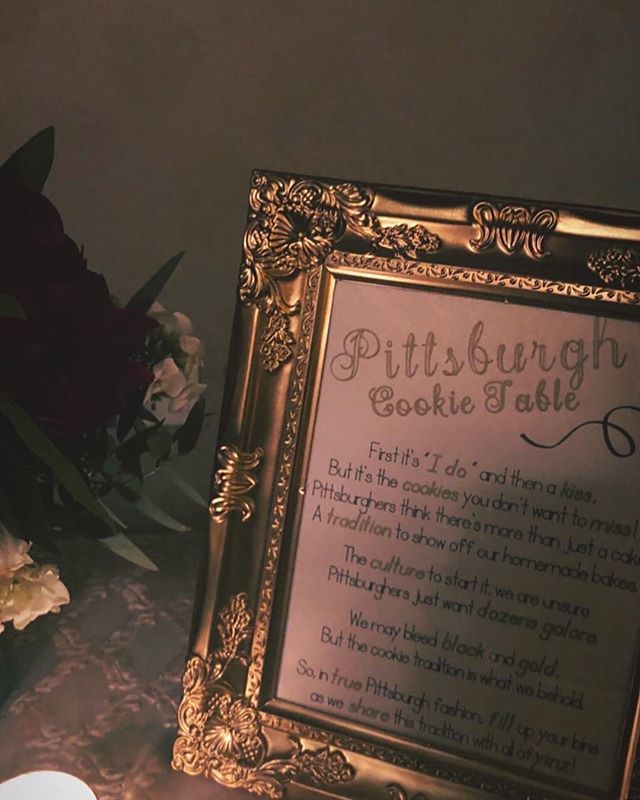 PlannedbyShari's tweet photo. Forever a fan of this classic Pittsburgh tradition 🍪 ⠀
.⠀
.⠀
.⠀
#IYD #itsyourday #itsyourdaypgh #itsyourdaypittsburgh⠀
#pittsburghwedding #weddingdesigner #pittsburghevents #luxurywedding #wedluxe #burghbride #stylemepretty #huffpostido #weddingwire #theknot #customdesig… https://t.co/k51h1UCQzV