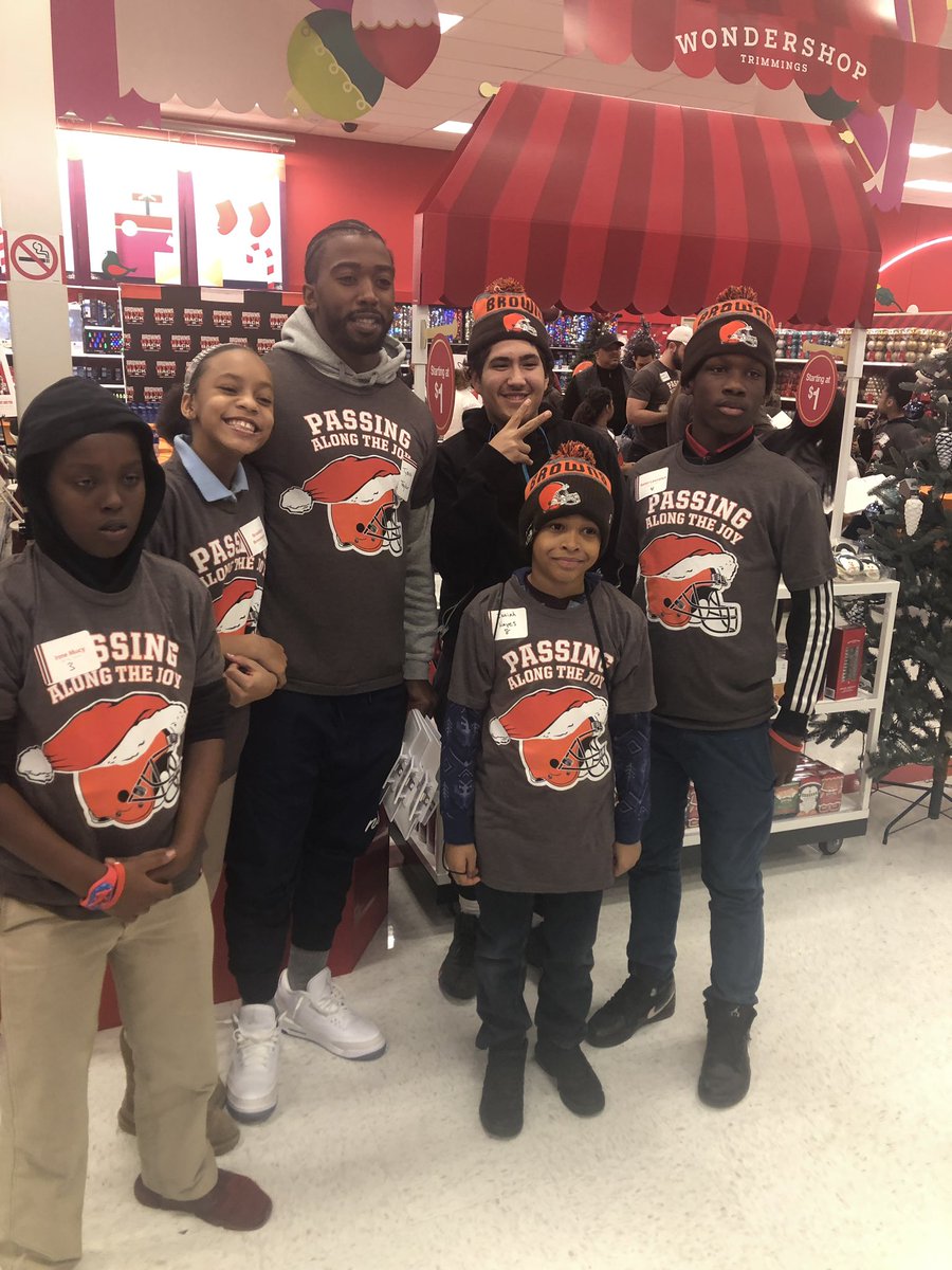 MORE from Passing Along the Joy with <a href="/Browns/">Cleveland Browns</a> QBs! #give10