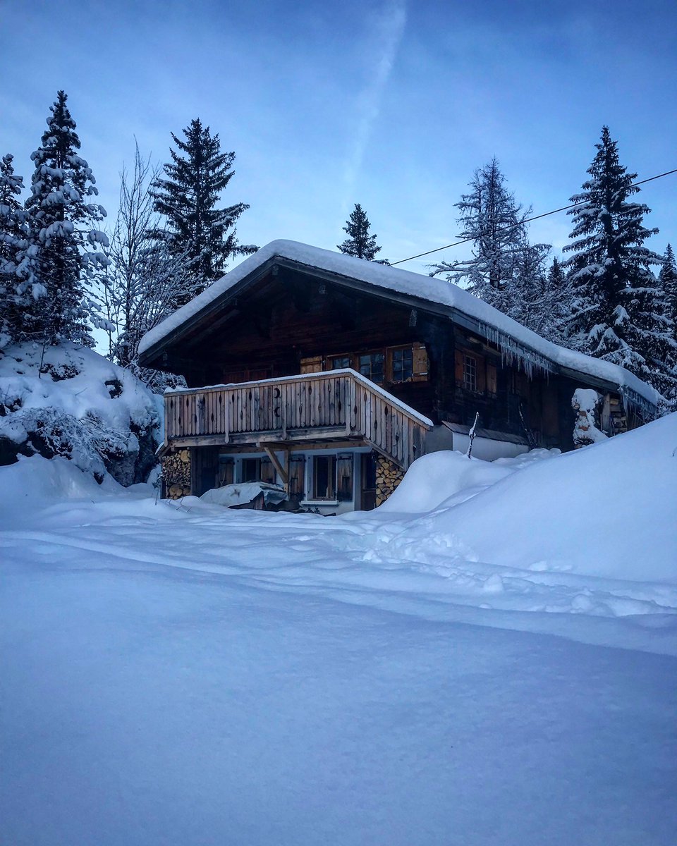#SwissChalets #Cabins #CabinPorn #snow #hideaways #chalet #chaletdesign #snowtime #neverstopexploring #swissalps #swisstourism #switzerland #LesDiablerets #ski #lastchristmas #weekendhideaway #remote #isolated @cabinporn